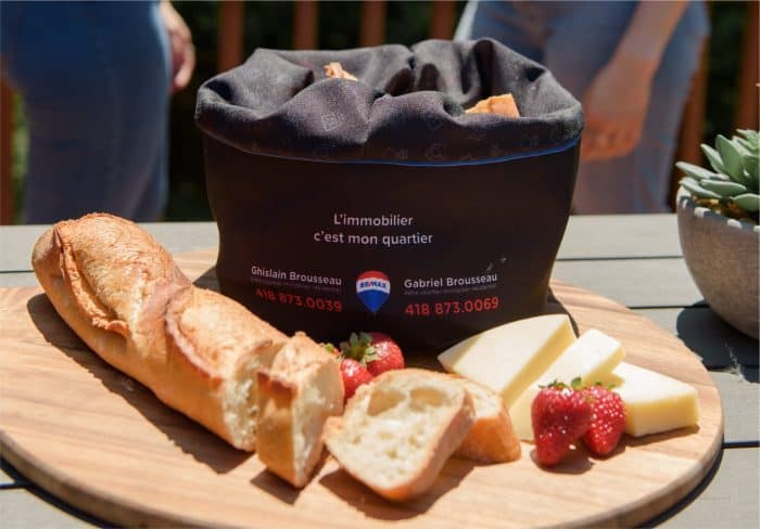 Panier à pain et muffins